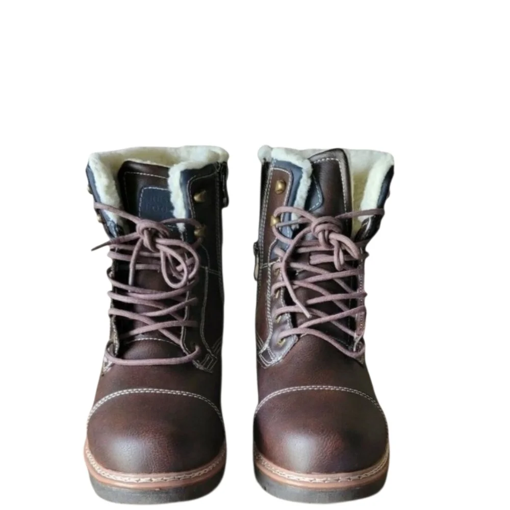 RESERVED Footwear RF1088 Men's. Size 8. NWT